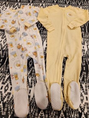 Disney Baby Yellow and White Winnie the Pooh Footed One-Piece Pajamas, Size 24M